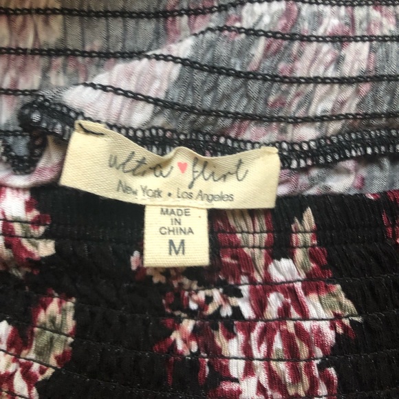 Off the shoulder top NWOT - Picture 4 of 4